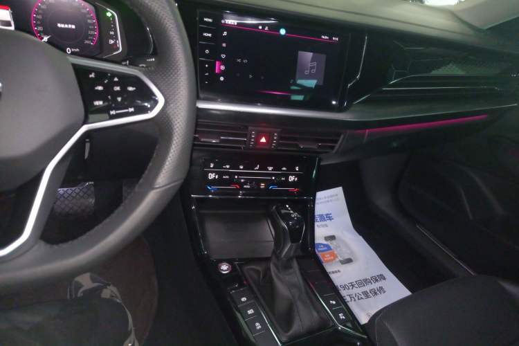 Used Volkswagen Passat 2023 Facelift 330TSI Luxury Edition Audio And AC Panel