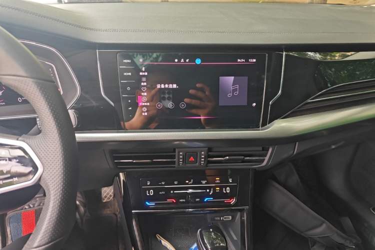 Used Volkswagen Passat 2023 Facelift 330TSI Luxury Edition Audio And AC Panel