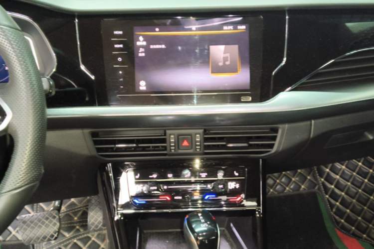 Used Volkswagen Passat 2023 Revised 330TSI Starry Elite Edition Audio And AC Panel