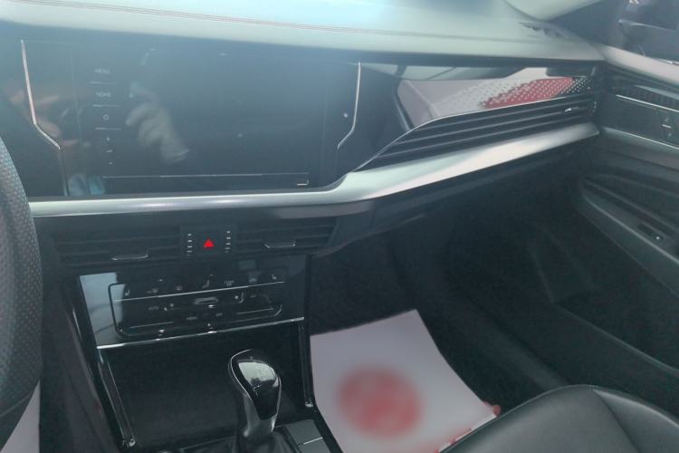 Used Volkswagen Passat 2023 330TSI Elite Edition Audio And AC Panel
