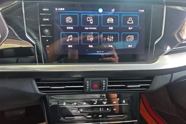 Used Volkswagen Passat 2023 330TSI Starry Luxury Edition Audio And AC Panel