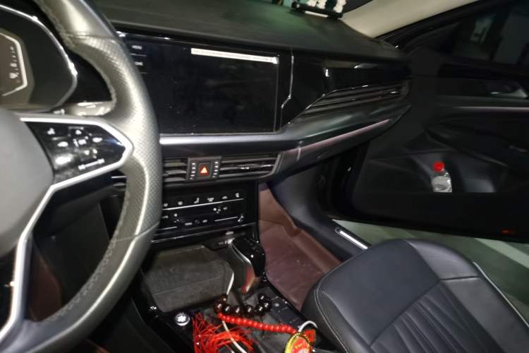 Used Volkswagen Passat 2023 Facelift 330TSI Luxury Edition Audio And AC Panel