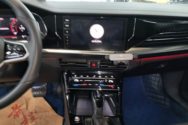Used Volkswagen Passat 2023 Revised 380TSI Luxury Edition Audio And AC Panel
