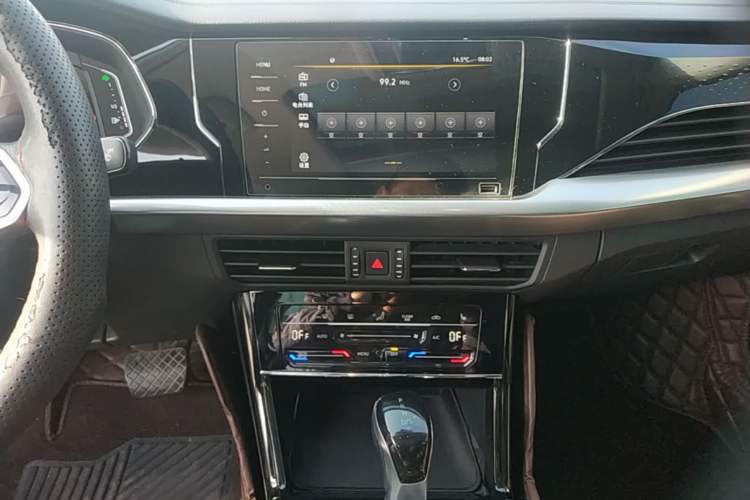 Used Volkswagen Passat 2023 Revised 330TSI Elite Edition Audio And AC Panel