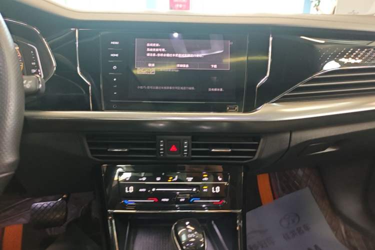 Used Volkswagen Passat 2023 Revised 330TSI Starry Elite Edition Audio And AC Panel