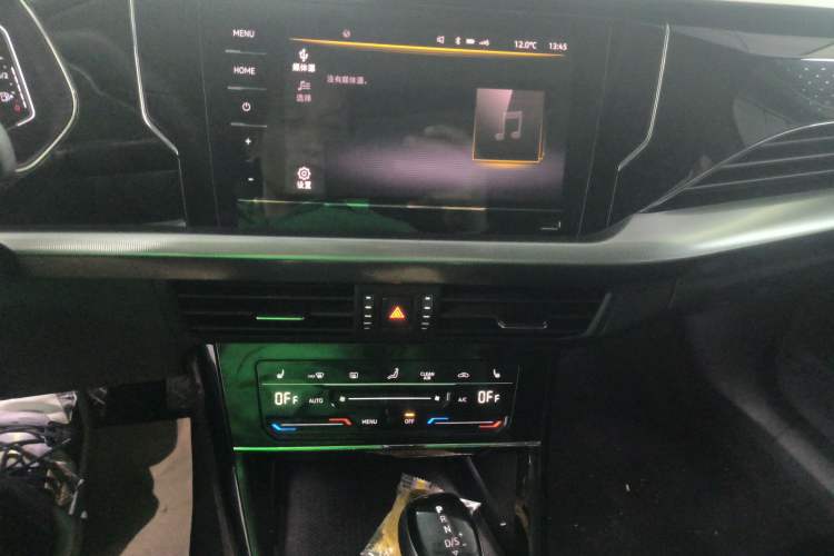 Used Volkswagen Passat 2023 330TSI Starry Elite Edition Audio And AC Panel