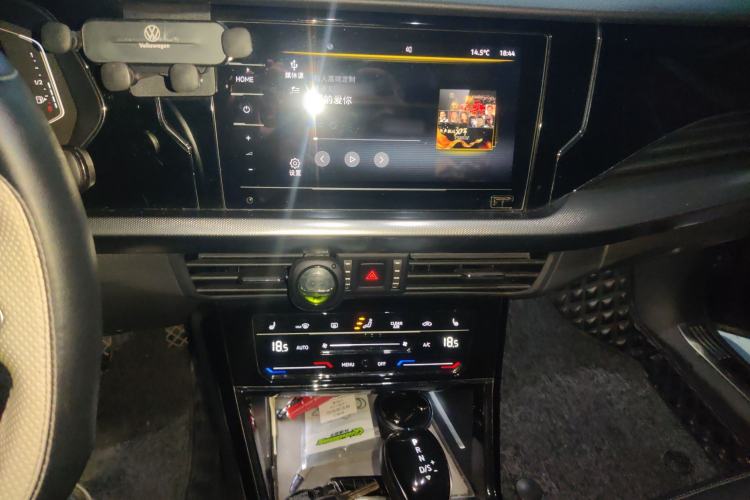 Used Volkswagen Passat 2023 Revised 280TSI Starry Sky Elite Edition Audio And AC Panel