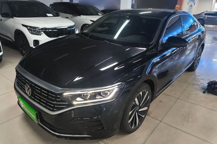 Used Volkswagen Passat 2023 Facelift 330TSI Luxury Edition Guazi used car, China used car export, Used car for sale, Used  cars, Cheapest cars for sale