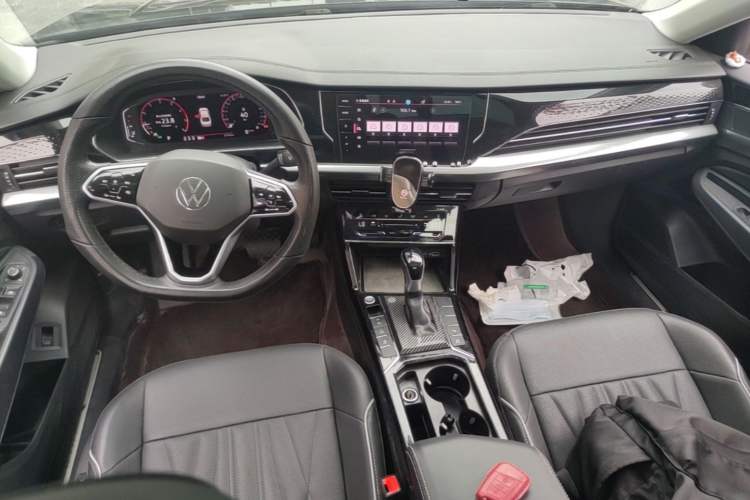 Used Volkswagen Passat 2023 Restyled 330TSI Starry Luxury Edition Center Console
