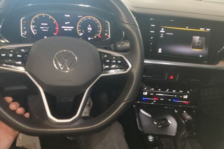 Used Volkswagen Passat 2023 Revised 330TSI Elite Edition Center Console