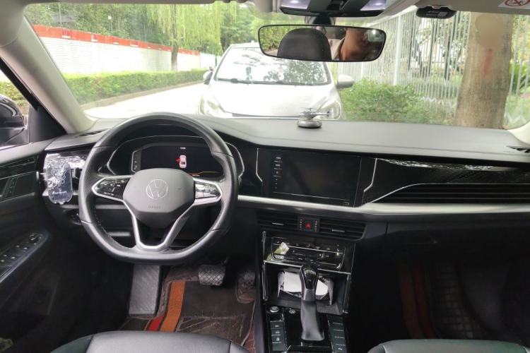 Used Volkswagen Passat 2023 Revised 330TSI Elite Edition Center Console