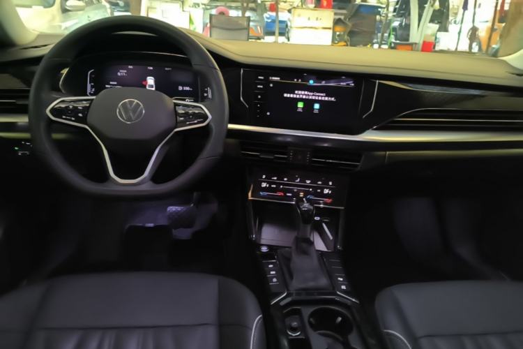 Used Volkswagen Passat 2023 330TSI Starry Luxury Edition Center Console