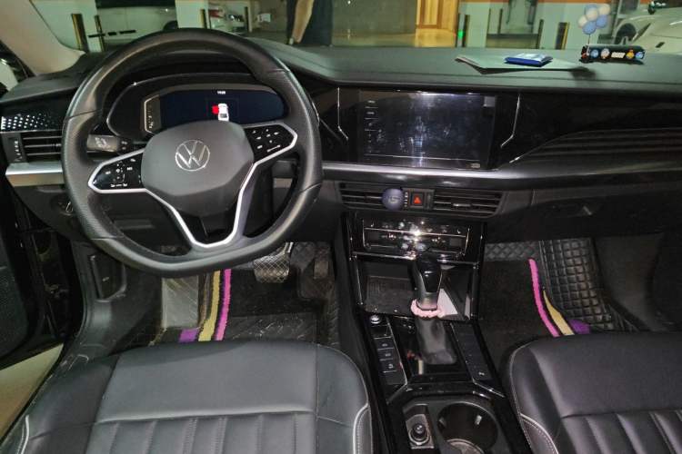 Used Volkswagen Passat 2023 Revised 330TSI Starry Elite Edition Center Console