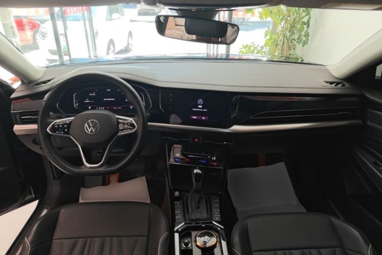 Used Volkswagen Passat 2023 Restyled 330TSI Starry Luxury Edition Center Console