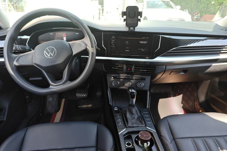 Used Volkswagen Passat 2023 Revised Version 280TSI Business Edition Center Console