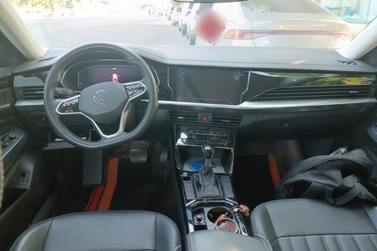 Used Volkswagen Passat 2023 330TSI Elite Edition Center Console