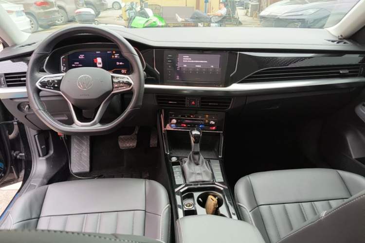 Used Volkswagen Passat 2023 330TSI Elite Edition Center Console