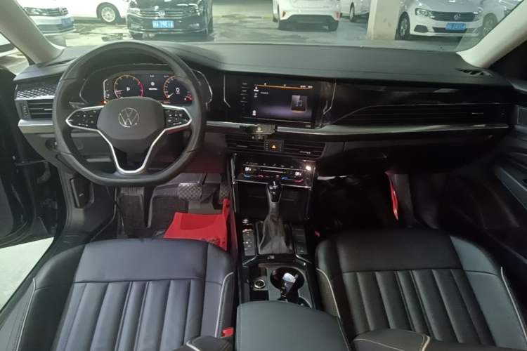 Used Volkswagen Passat 2023 330TSI Starry Elite Edition Center Console