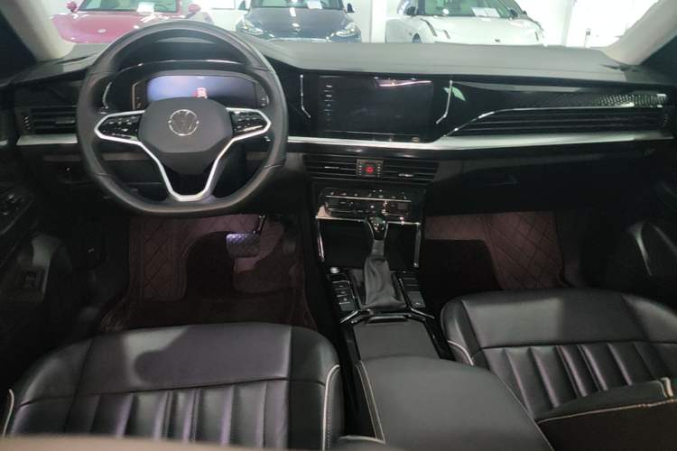 Used Volkswagen Passat 2023 Revised 330TSI Elite Edition Center Console