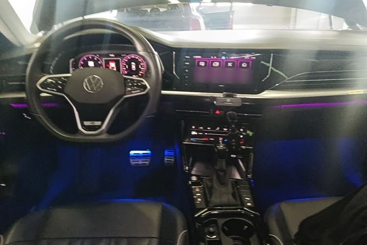 Used Volkswagen Passat 2023 330TSI Starry Luxury Edition Center Console