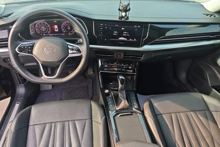 Used Volkswagen Passat 2023 330TSI Starry Luxury Edition Center Console
