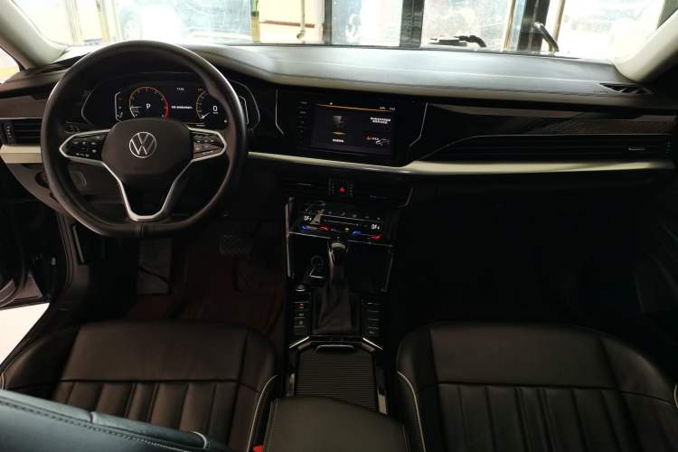 Used Volkswagen Passat 2023 Revised 330TSI Elite Edition Center Console