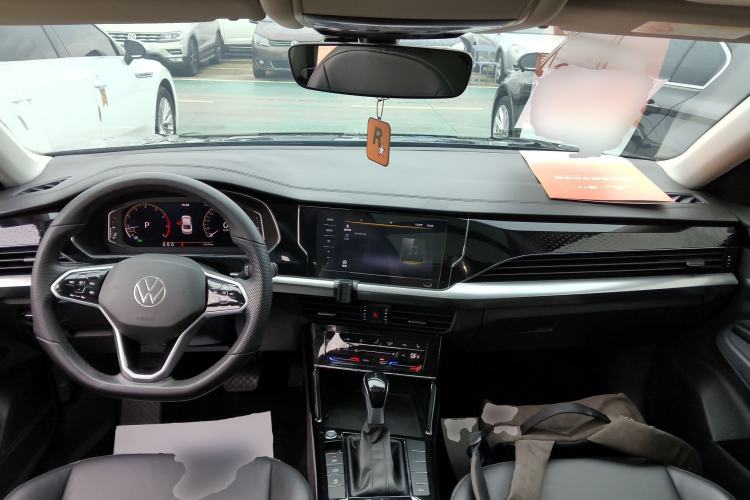 Used Volkswagen Passat 2023 Revised 330TSI Starry Elite Edition Center Console