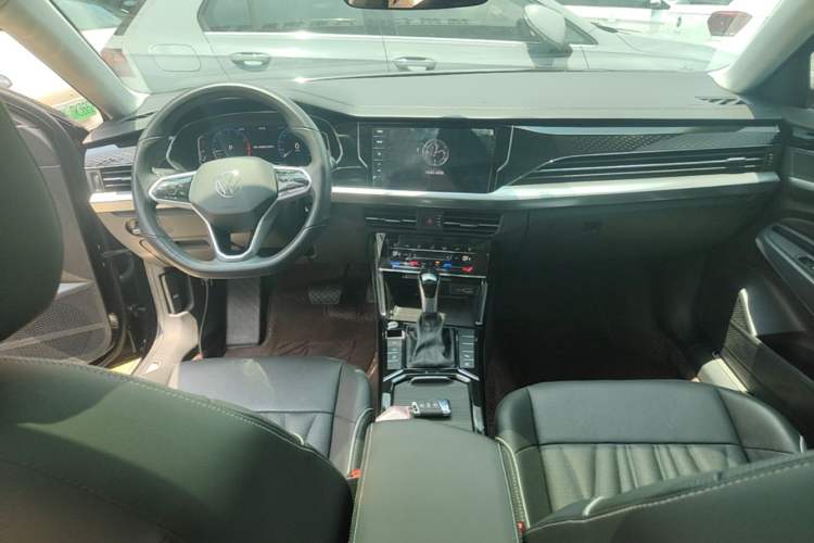Used Volkswagen Passat 2023 Restyled 330TSI Starry Luxury Edition Center Console