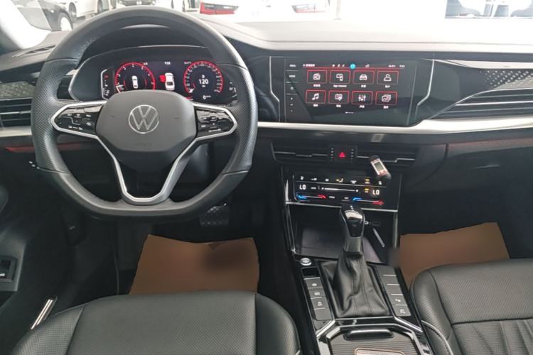 Used Volkswagen Passat 2023 330TSI Starry Luxury Edition Center Console