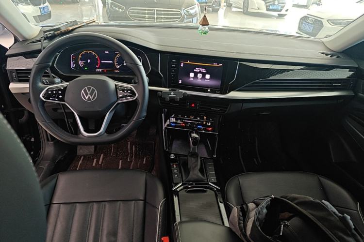 Used Volkswagen Passat 2023 Revised 330TSI Starry Elite Edition Center Console