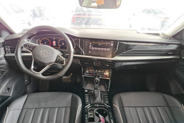 Used Volkswagen Passat 2023 330TSI Elite Edition Center Console