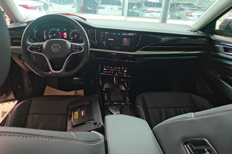 Used Volkswagen Passat 2023 330TSI Starry Luxury Edition Center Console