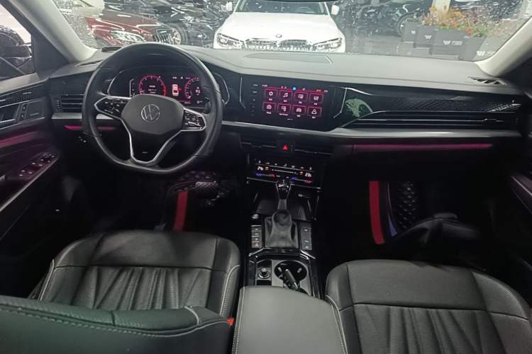 Used Volkswagen Passat 2023 Revised Version 380TSI Flagship Edition Center Console