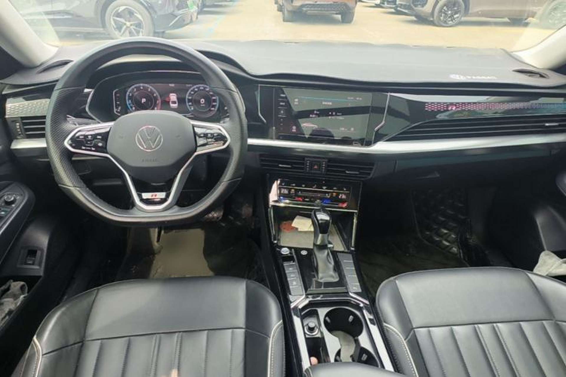 Used Volkswagen Passat 2023 Revised 330TSI Elite Edition Center Console
