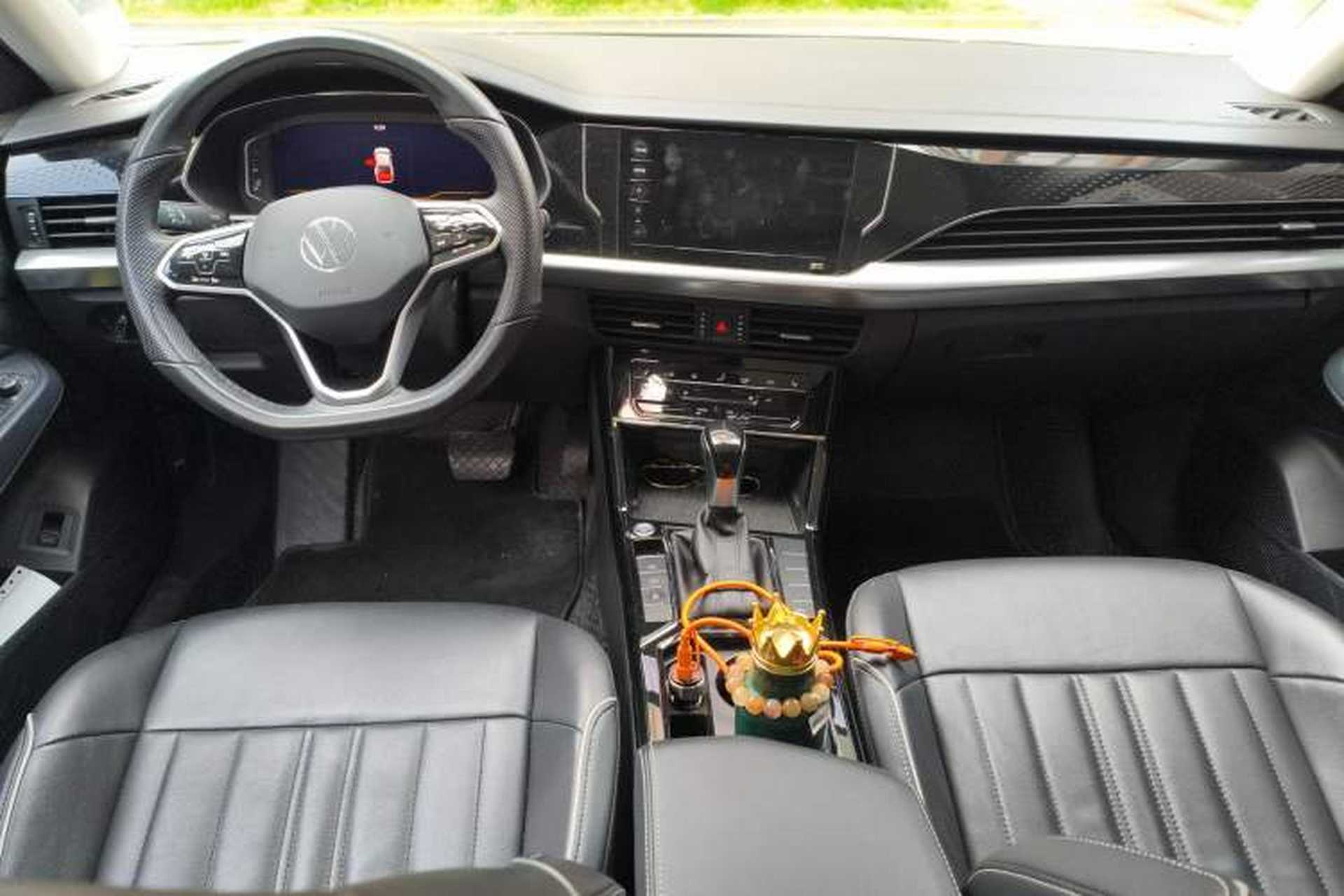 Used Volkswagen Passat 2023 330TSI Elite Edition Center Console