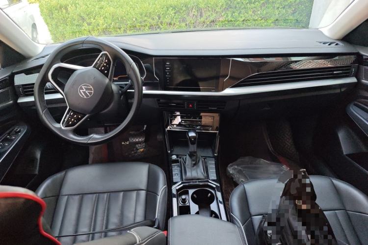 Used Volkswagen Passat 2023 Revised 280TSI Elite Edition Center Console
