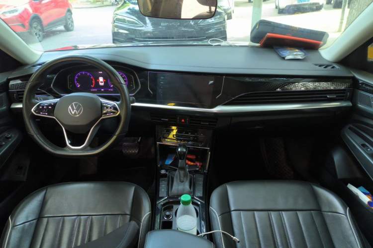 Used Volkswagen Passat 2023 330TSI Elite Edition Center Console