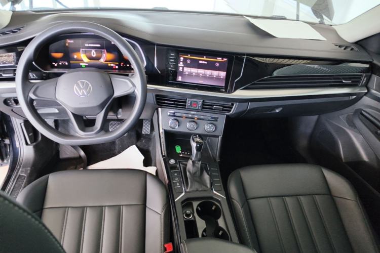 Used Volkswagen Passat 2023 280TSI Business Edition Center Console