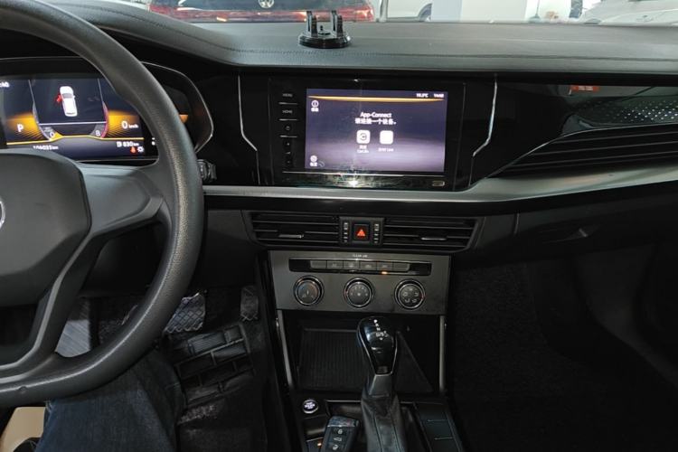 Used Volkswagen Passat 2023 280TSI Business Edition Center Console