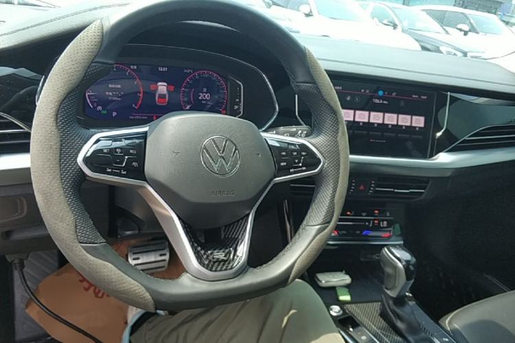 Used Volkswagen Passat 2023 Restyled 330TSI Starry Luxury Edition Center Console