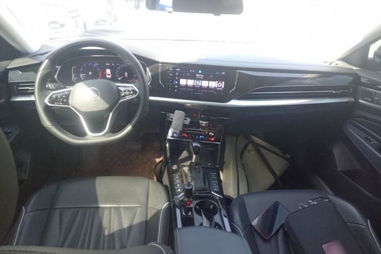 Used Volkswagen Passat 2023 380TSI Flagship Edition Center Console