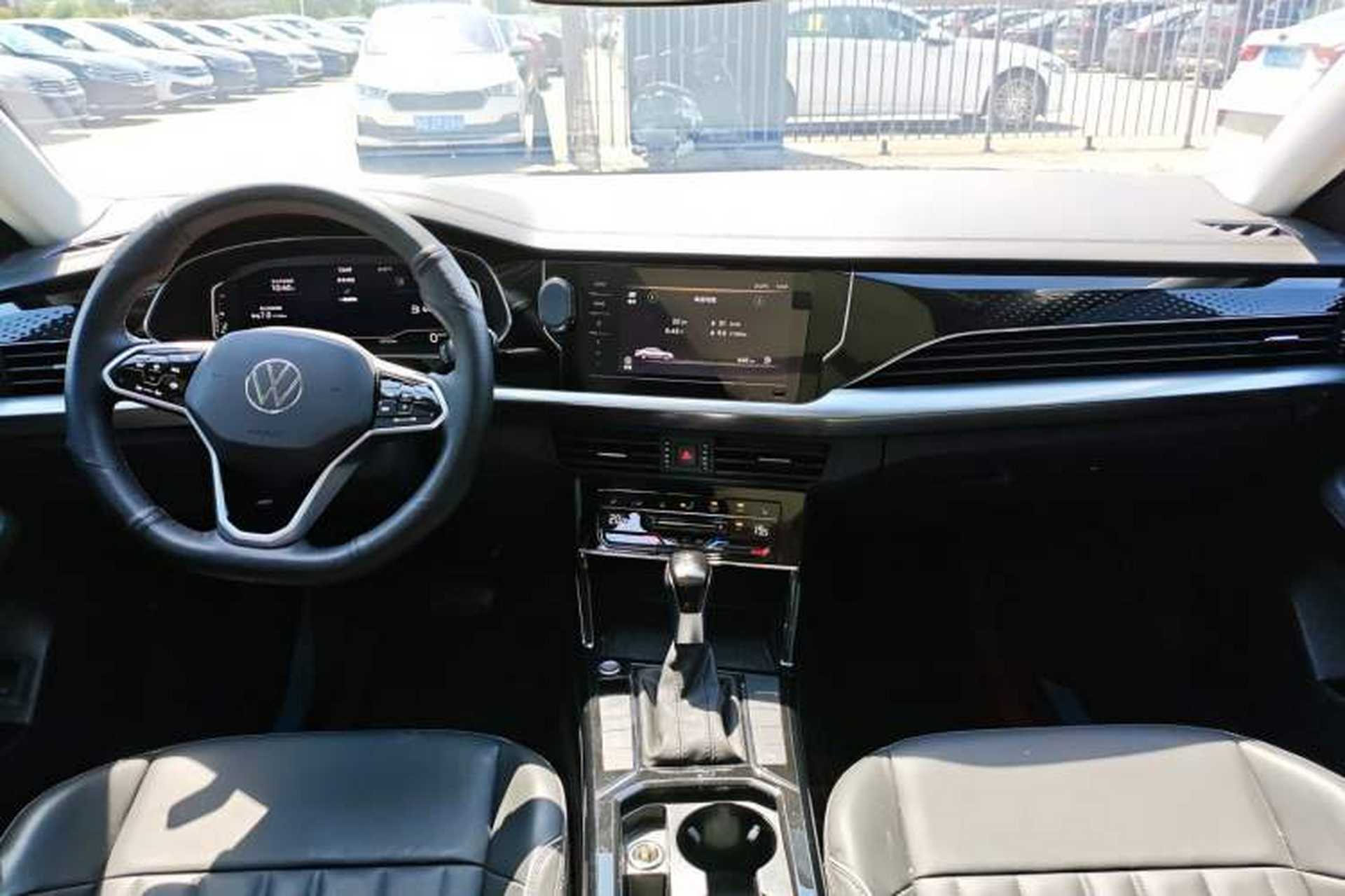 Used Volkswagen Passat 2023 Revised 330TSI Elite Edition Center Console