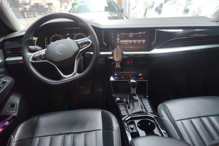 Used Volkswagen Passat 2023 330TSI Starry Elite Edition Center Console
