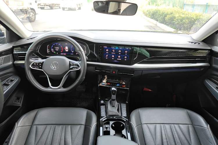 Used Volkswagen Passat 2023 330TSI Starry Luxury Edition Center Console