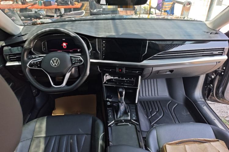 Used Volkswagen Passat 2023 Restyled 330TSI Starry Luxury Edition Center Console