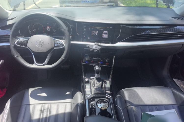 Used Volkswagen Passat 2023 330TSI Starry Elite Edition Center Console