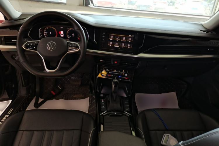 Used Volkswagen Passat 2023 330TSI Elite Edition Center Console