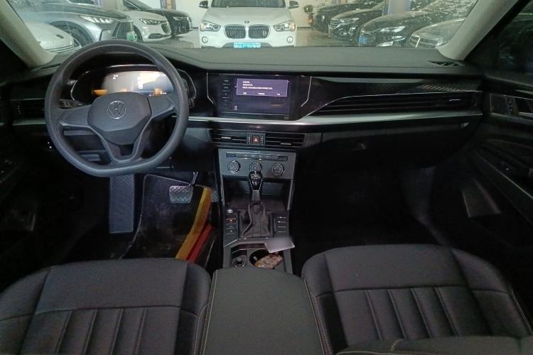 Used Volkswagen Passat 2023 280TSI Business Edition Center Console