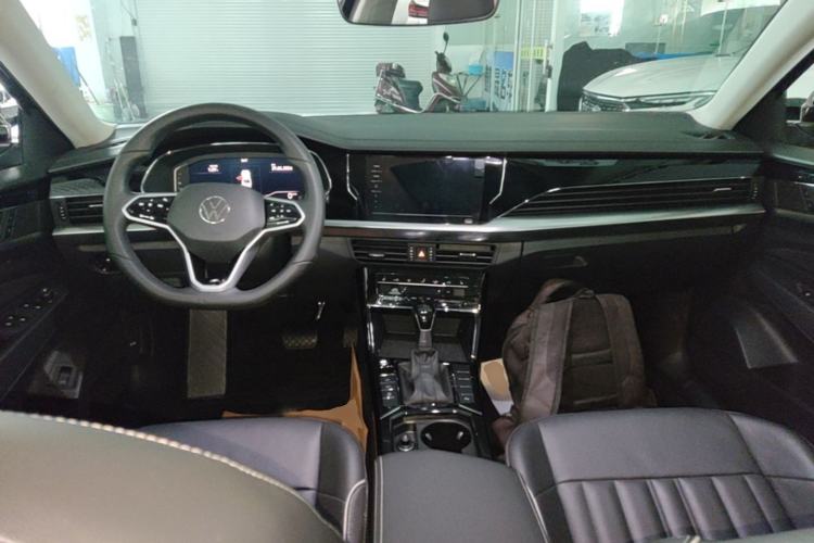 Used Volkswagen Passat 2023 Revised 330TSI Starry Elite Edition Center Console