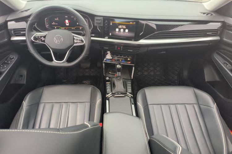 Used Volkswagen Passat 2023 330TSI Elite Edition Center Console